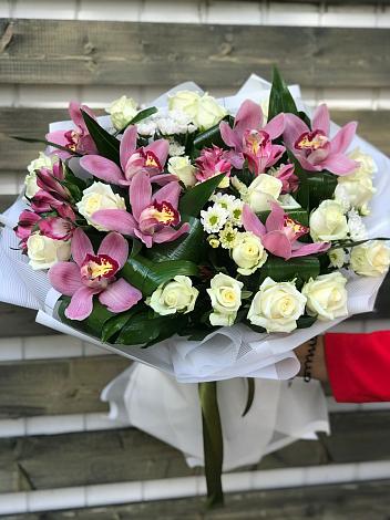 Букет цветов из: Розы и Хризантемы в Льгове
