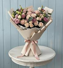 Букет цветов из:  Розы и Лизиантусы в Льгове