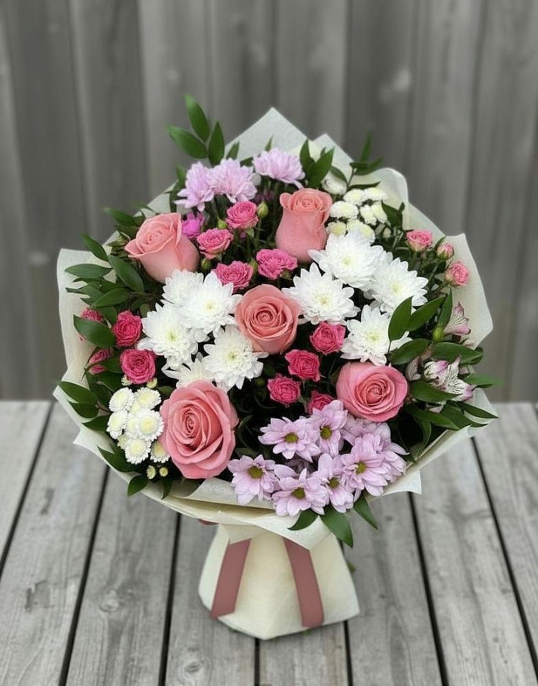 Букет цветов из: Альстромерии, Гвоздики, Розы и Хризантемы в Льгове