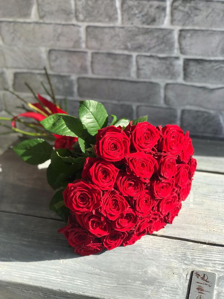 Букет Красные розы Фридом в Льгове