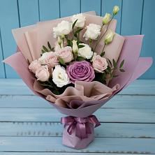 Букет цветов из:  Розы и Лизиантусы в Льгове