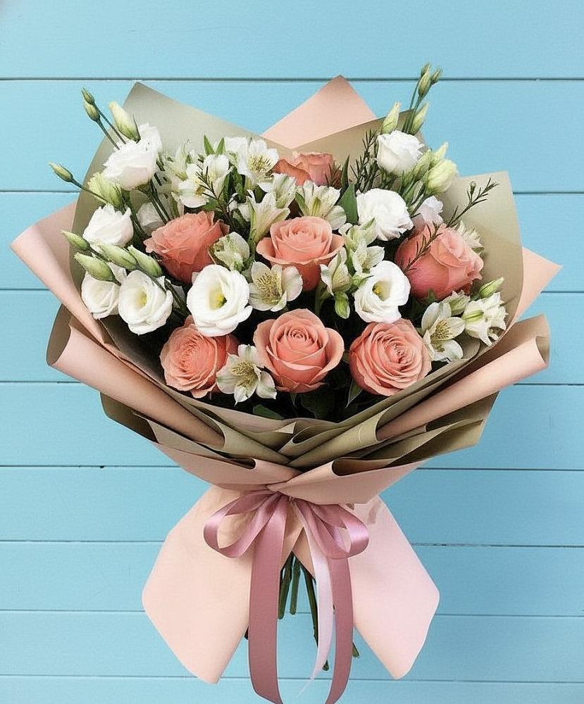 Букет цветов из: Розы, Альстромерии и Лизиантусы в Льгове