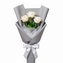 Букет 3 белые розы в Льгове
