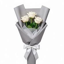 Букет 3 белые розы в Льгове