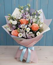 Букет цветов из:  Лизиантусы, Розы, Альстромерии и Гипсофила в Льгове