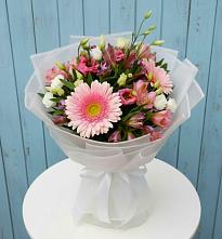 Букет цветов из:  Герберы, Альстромерии и Лизиантусы в Льгове