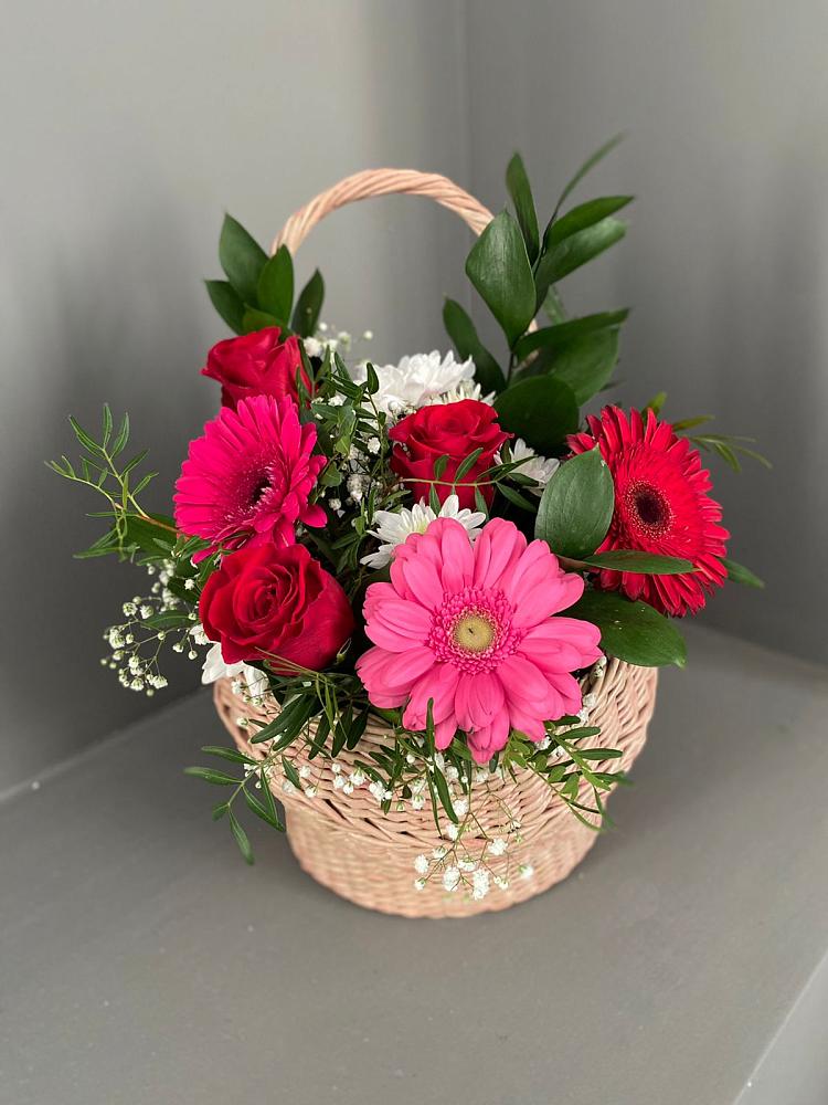 Цветочная композиция из Розы, Хризантемы и Герберы в корзине в Льгове