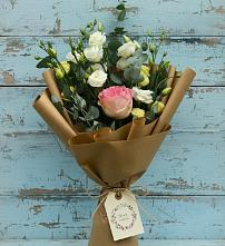 Букет цветов из:  Розы и Лизиантусы в Льгове